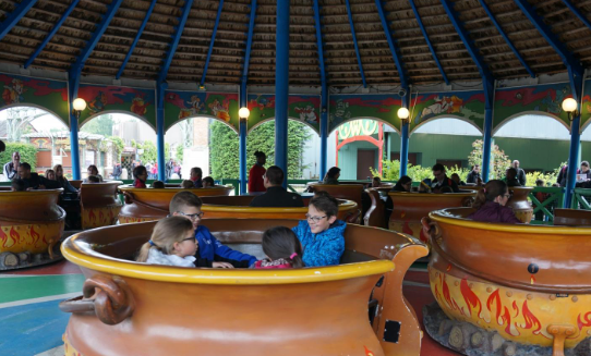 Les Chaudrons d'Abraracourcix Parc Astérix, manège doux accessible PMR